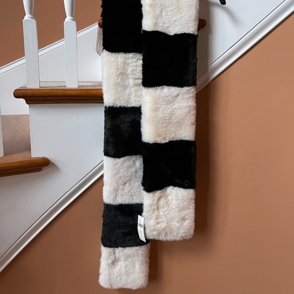 Anthropologie Accessories - Gorgeous NWT Anthropologie faux fur striped scarf; smoke free home